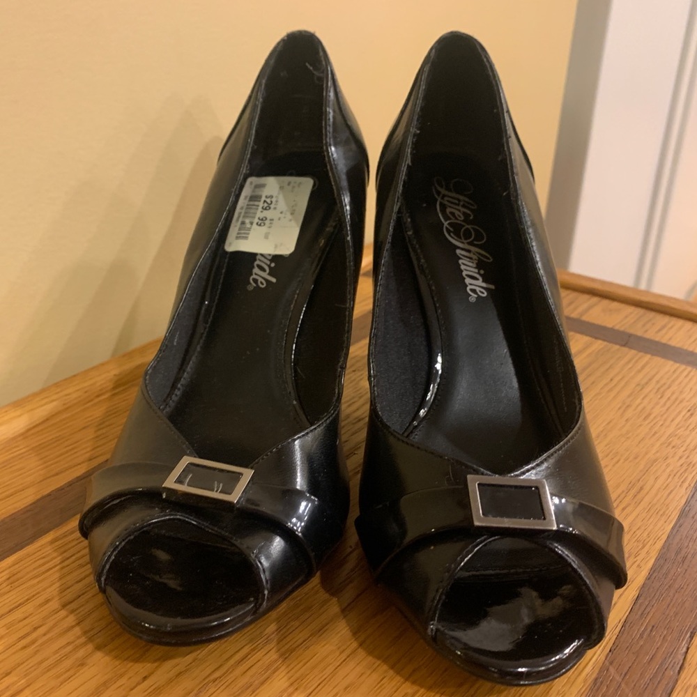 Open toe black shoes